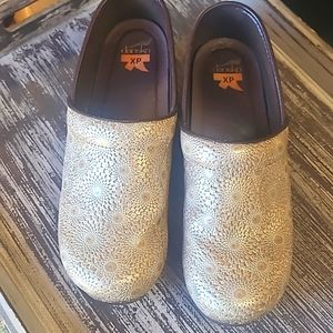 Dansko XP Gold Medallion Clog Size 41